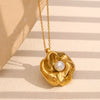 Elegant Pearl Flower Pendant Necklace