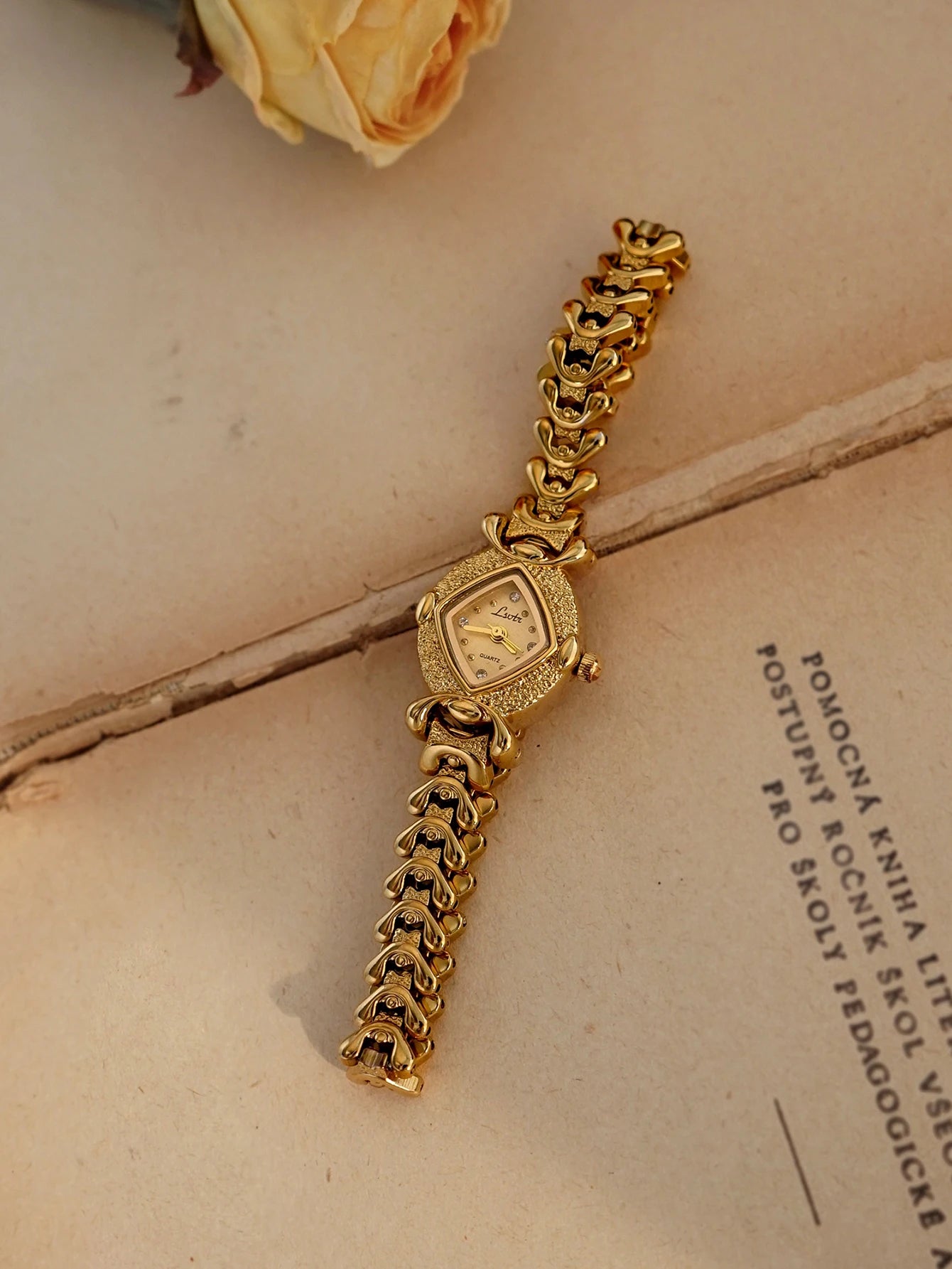 French Retro Quartz Watch