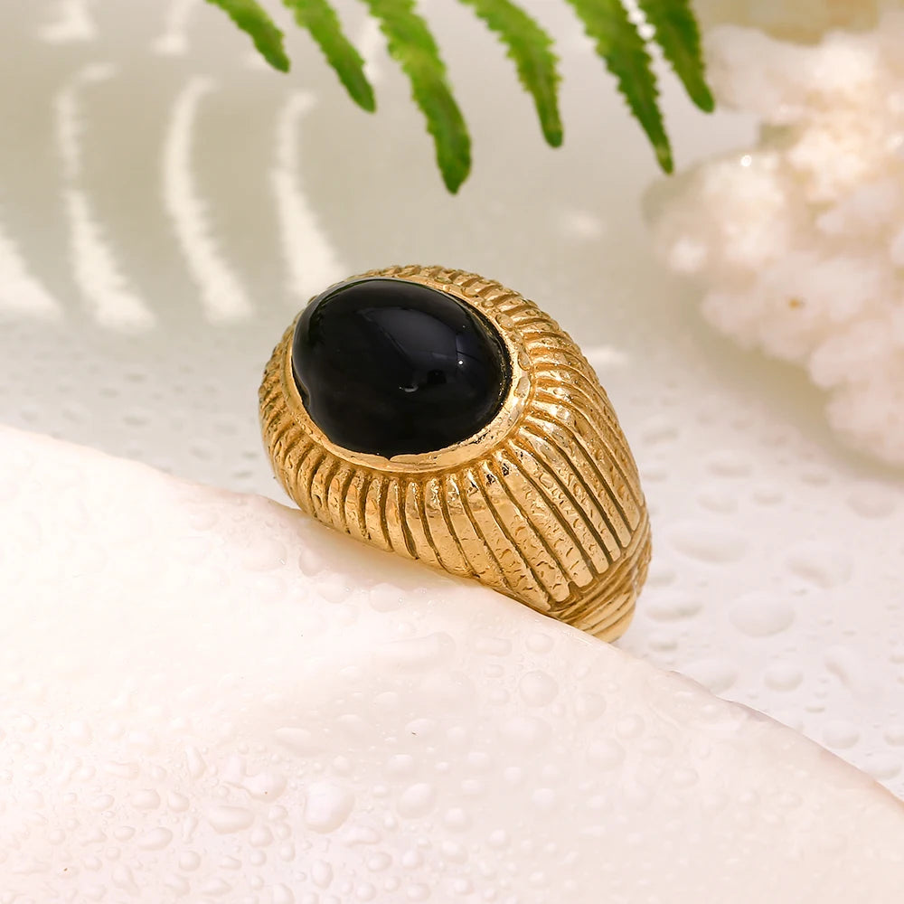 Vintage Black Agate Gold Ring