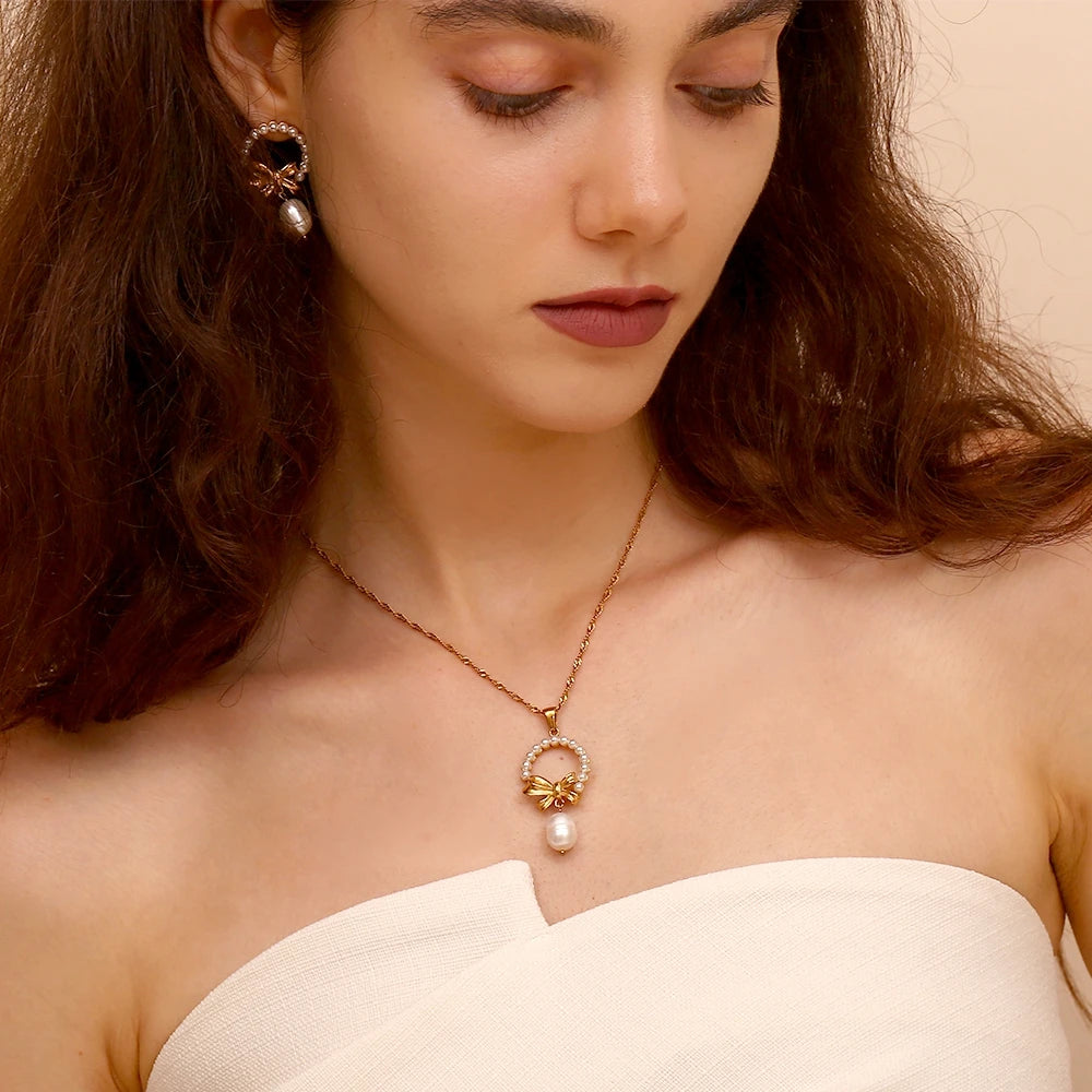 Elegant Pearl Bow Pendant Set