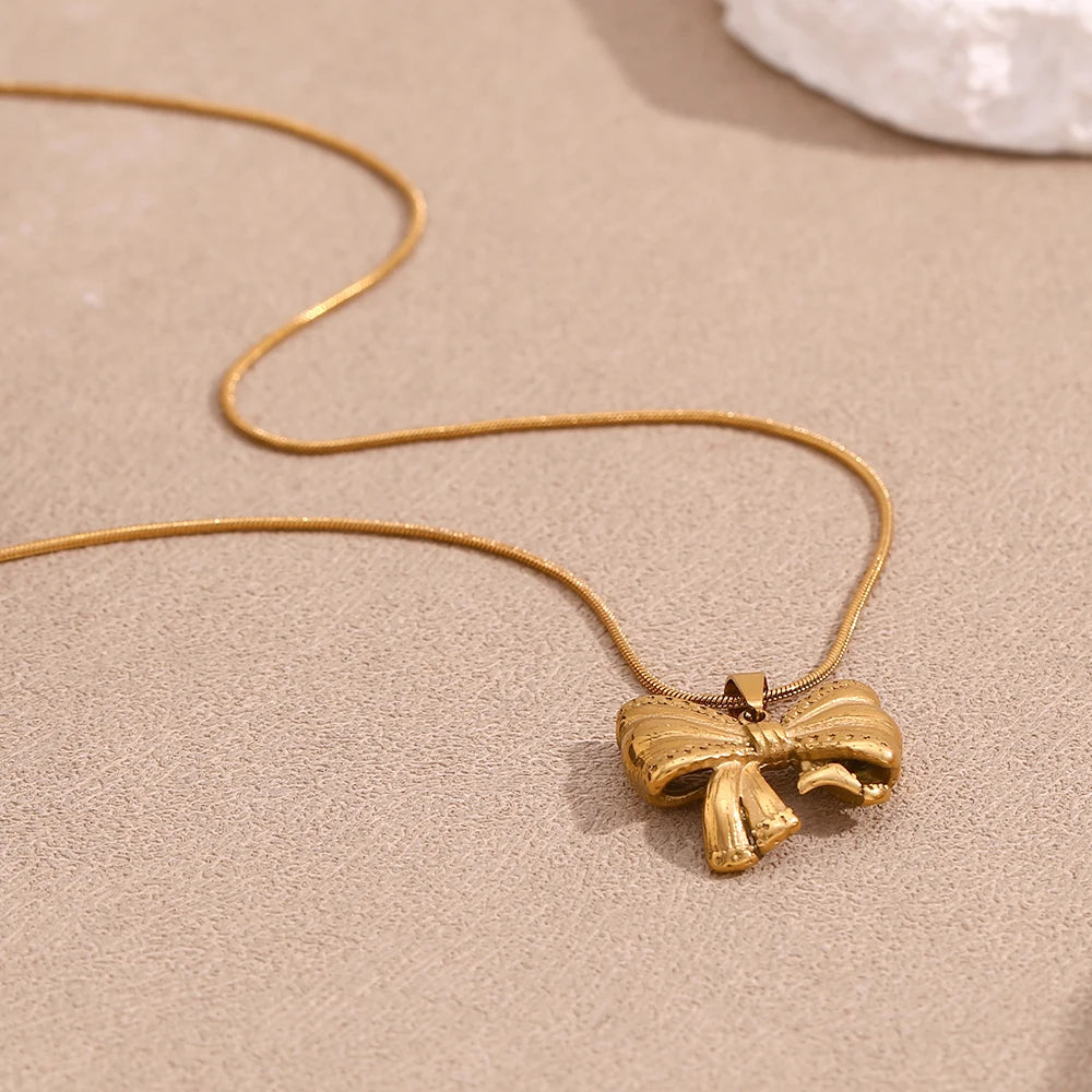 Charming Bowknot Necklace