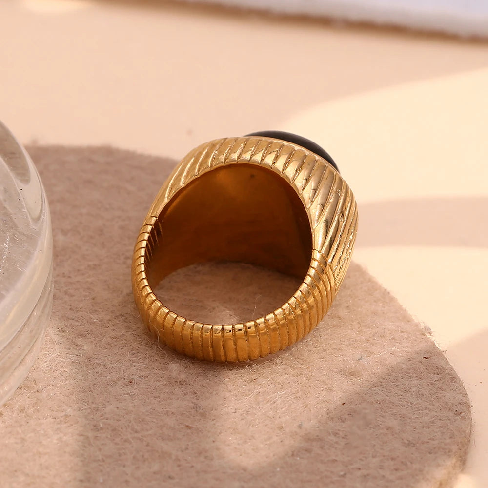 Vintage Black Agate Gold Ring