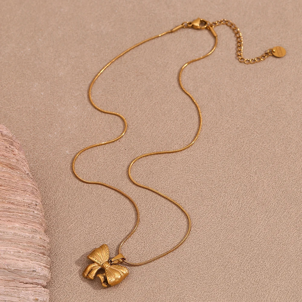 Charming Bowknot Necklace