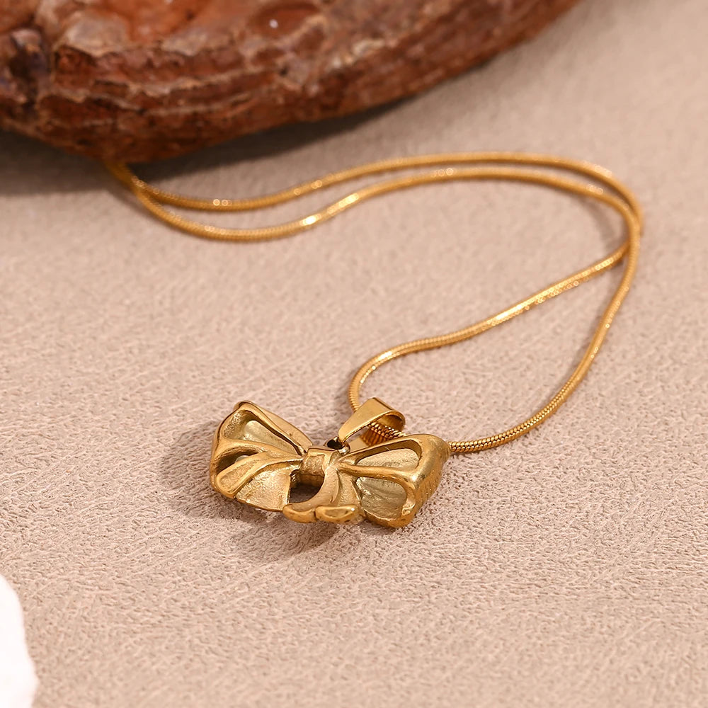 Charming Bowknot Necklace